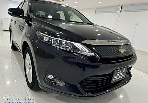 Toyota Harrier 2.0 Sunroof 2016 Purple Rear Entertainment